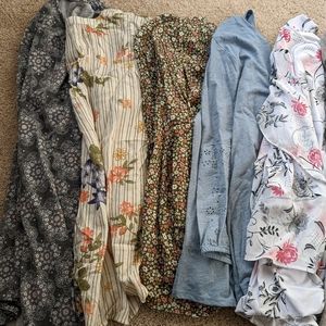 Final call 4/22- Bundle of women's blousy tops